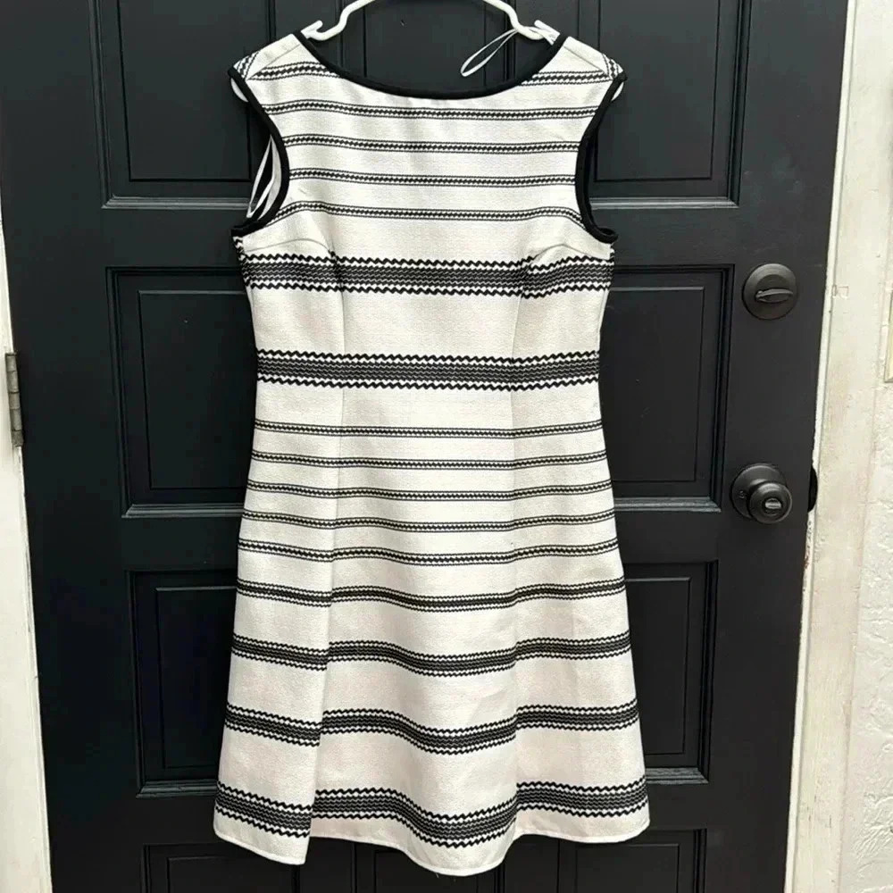 Danny and Nicole Size 6 Dress